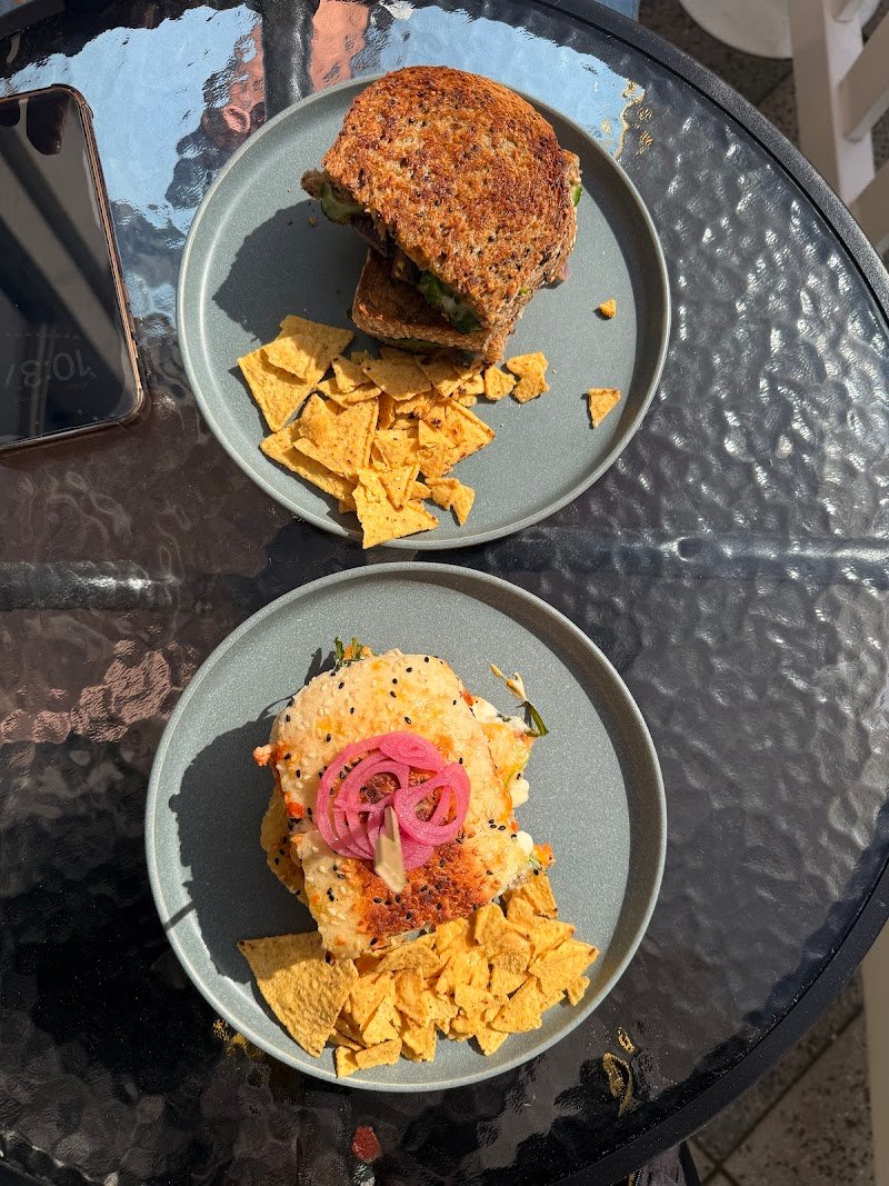 Launnie Heights photo 7